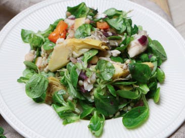 Buckwheat salad with mackerel and artichoke