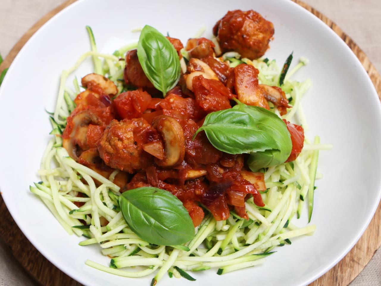 Courgette spaghetti met groenteballetjes