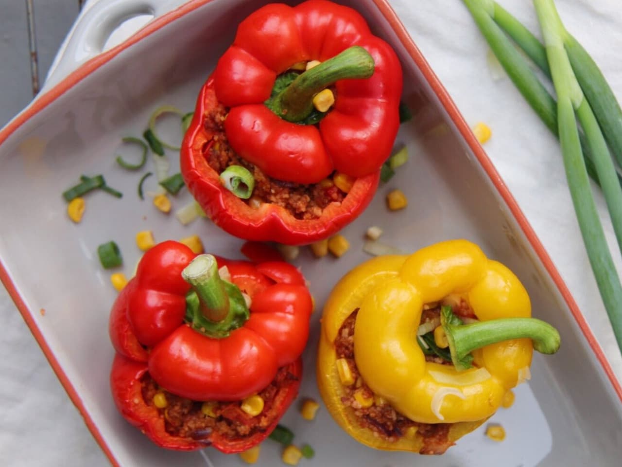 Poivrons farcis au couscous et viande hachée (végétarienne)