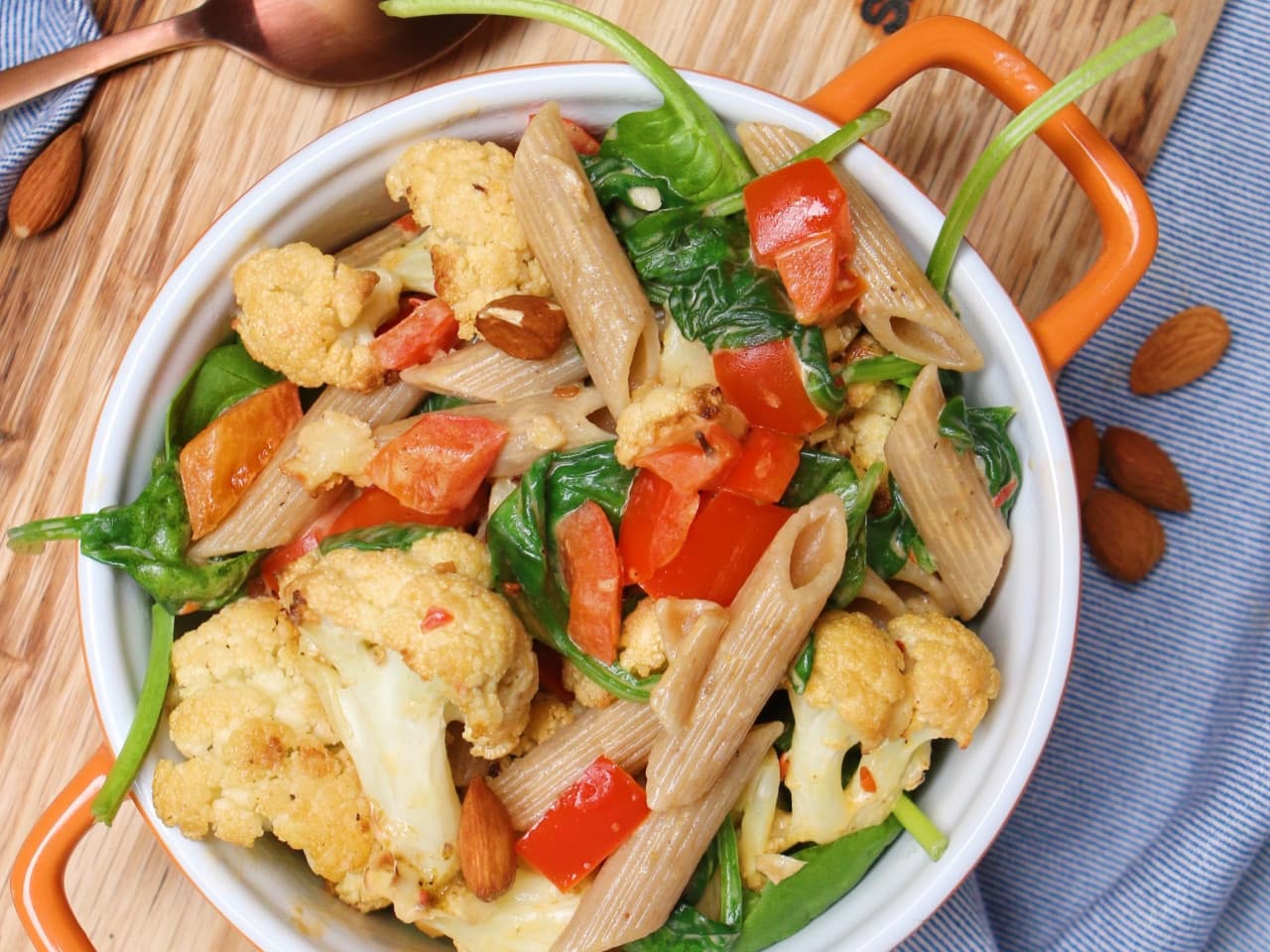 Pasta met geroosterde bloemkool