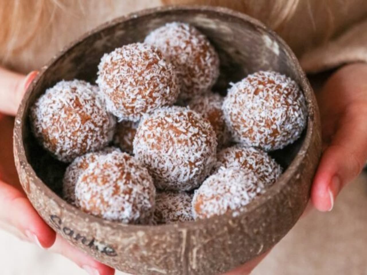 Boules faciles de tarte aux pommes véganes