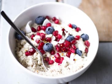 Gachas de alforfón simples con pera y nueces