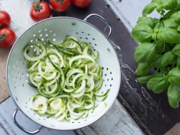 Courgette pasta met geroosterde tomaat