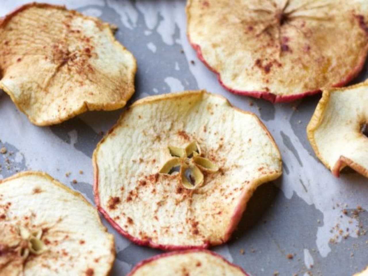 Croustilles de pomme à la cannelle et au sucre