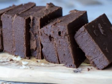 Brownie de camote vegano con fecha