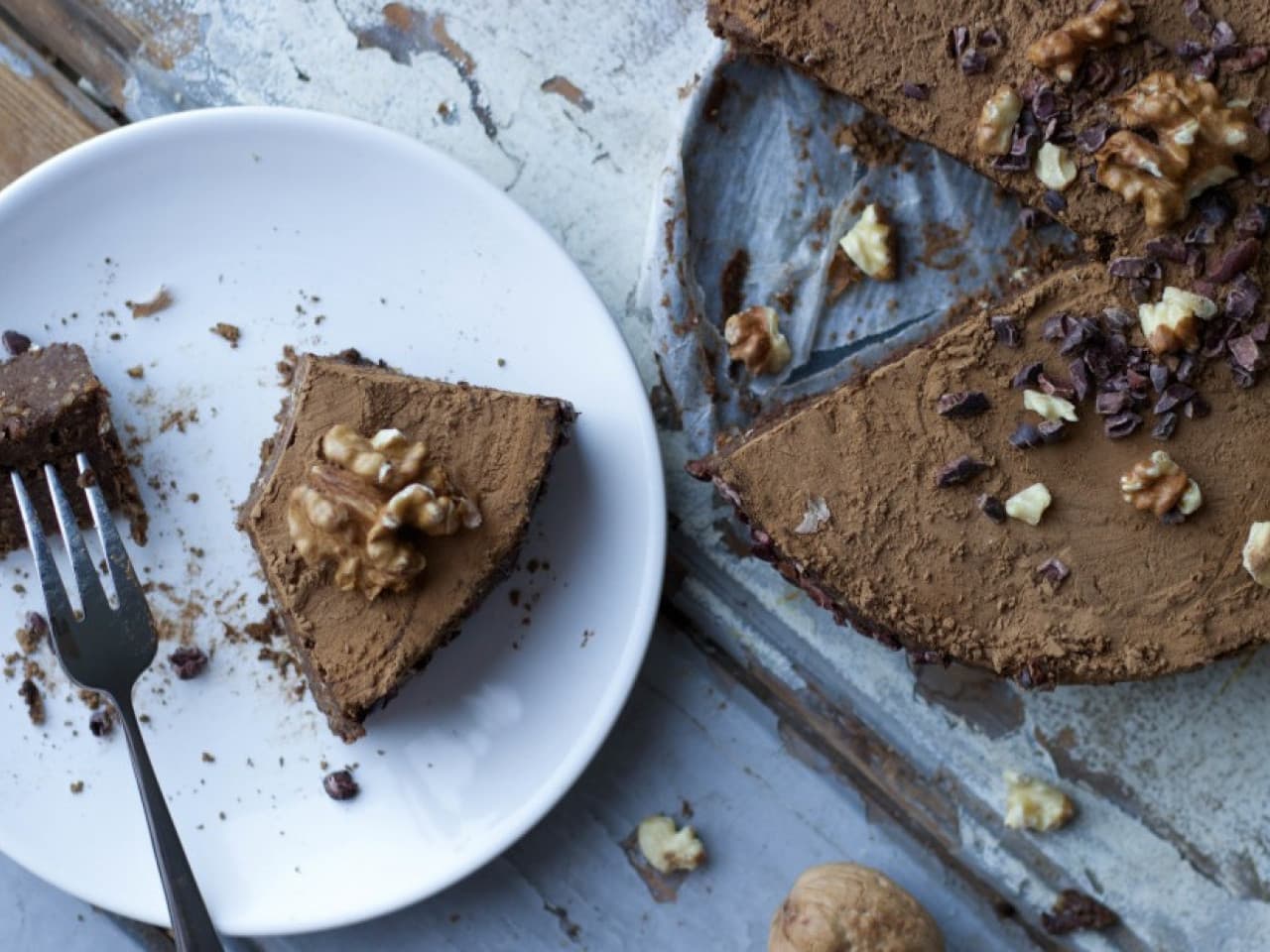 Pastel de chocolate con nueces