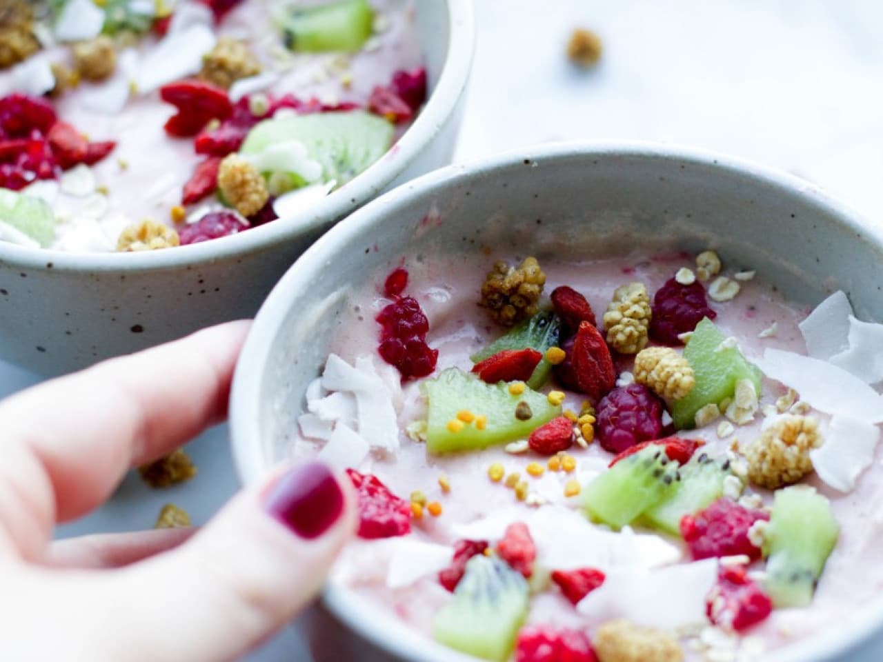 Helado de frambuesa con superalimentos