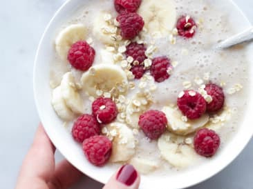 Jobs smoothie with raspberries
