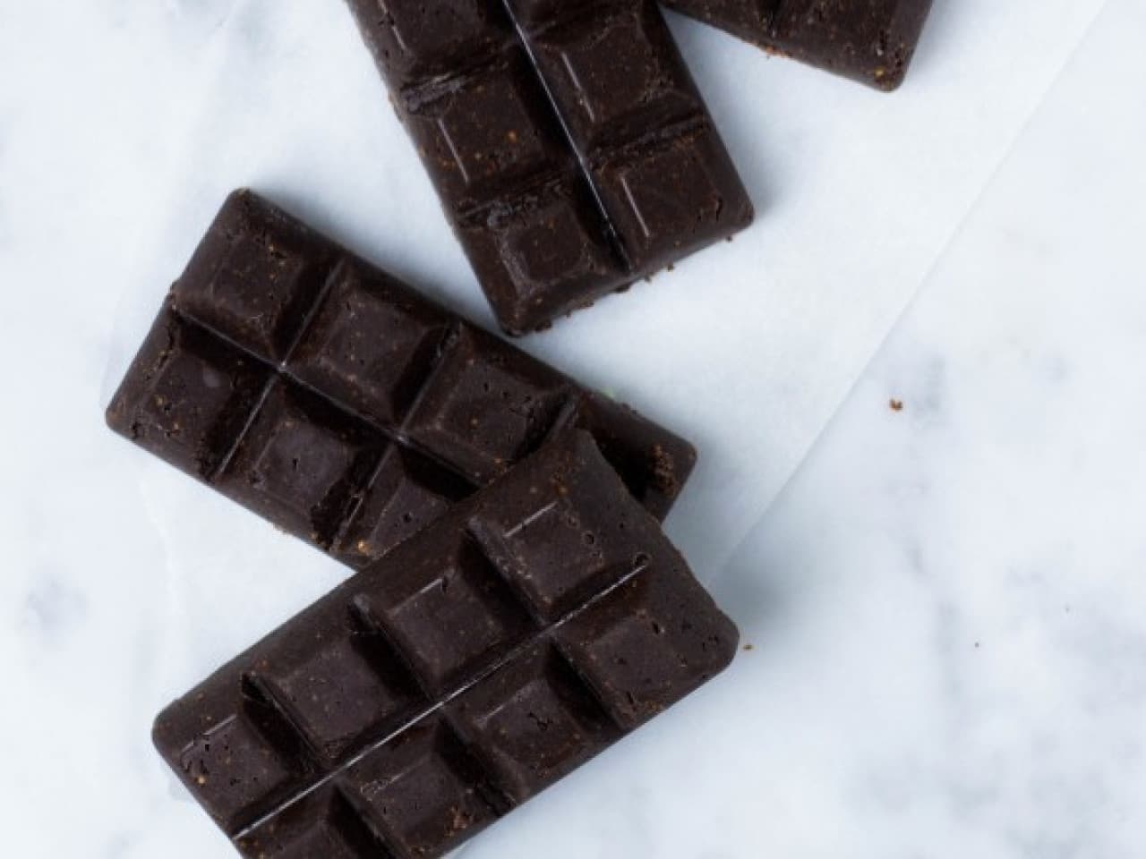 Raw cocoa bars with nuts
