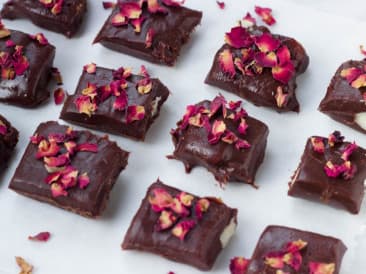 Fudge recipe with cocoa and nuts