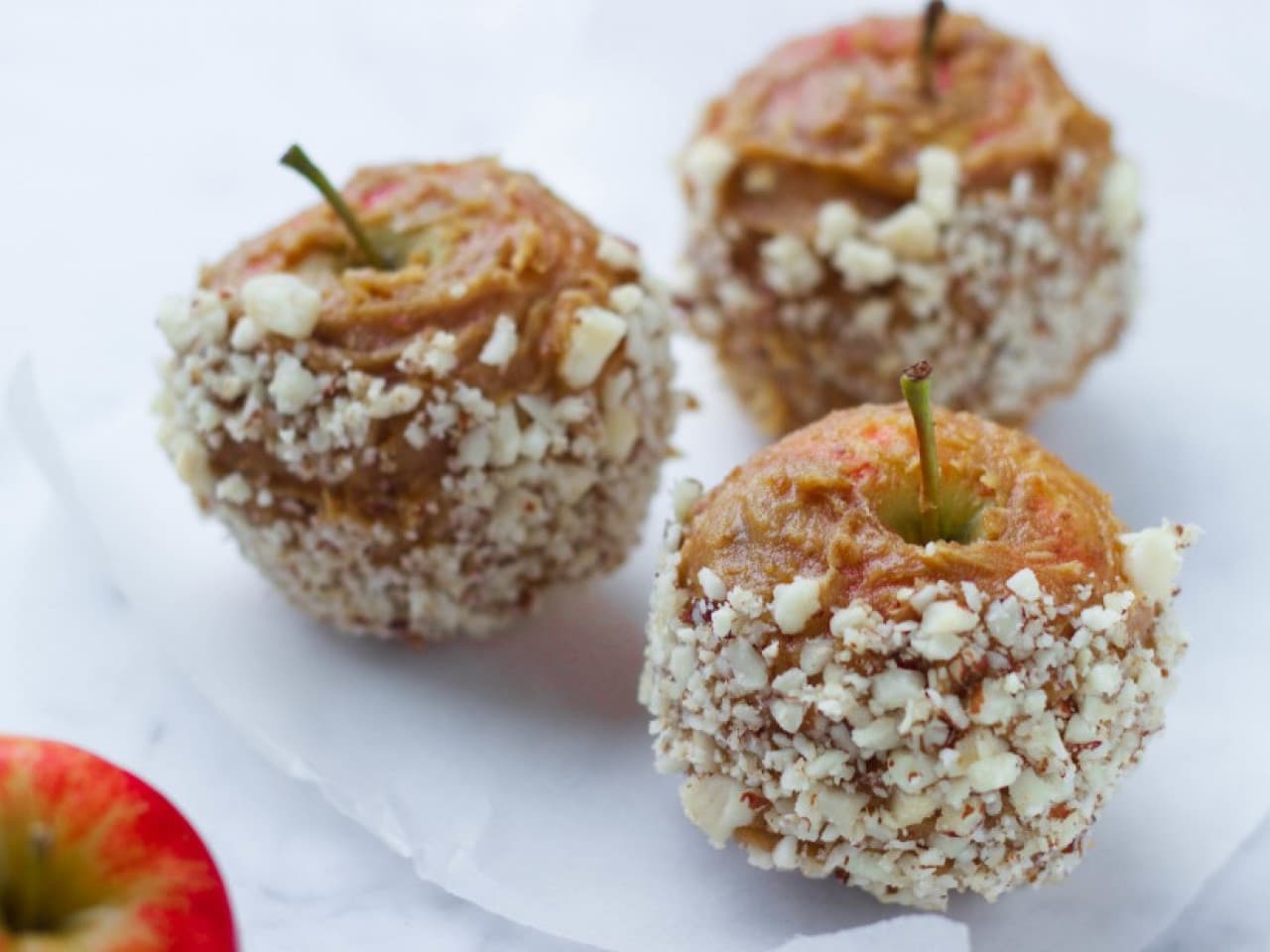 Pommes douces avec trempette aux amandes