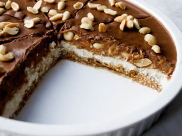 Vegan snickers taart