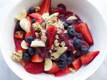 Nicecream met acai en vers fruit