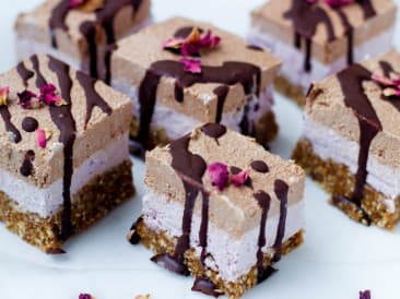 Vegan cheesecake with chocolate and raspberries