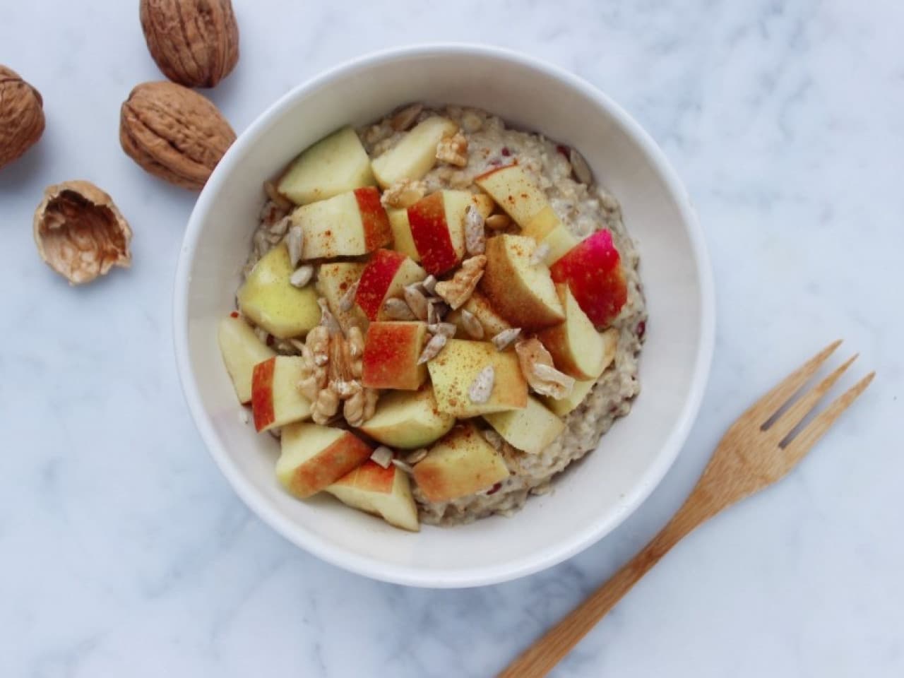 Petit déjeuner au quinoa avec pomme et cannelle