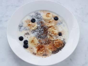 Chia pudding with banana