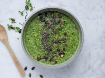 Sopa de brócoli con menta