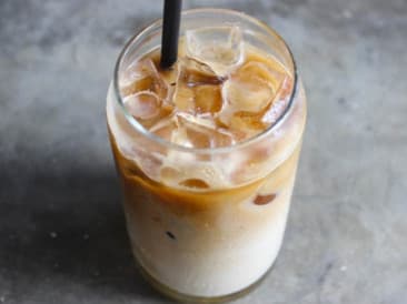 Café helado con leche de almendras