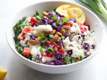 Cauliflower salad with almonds