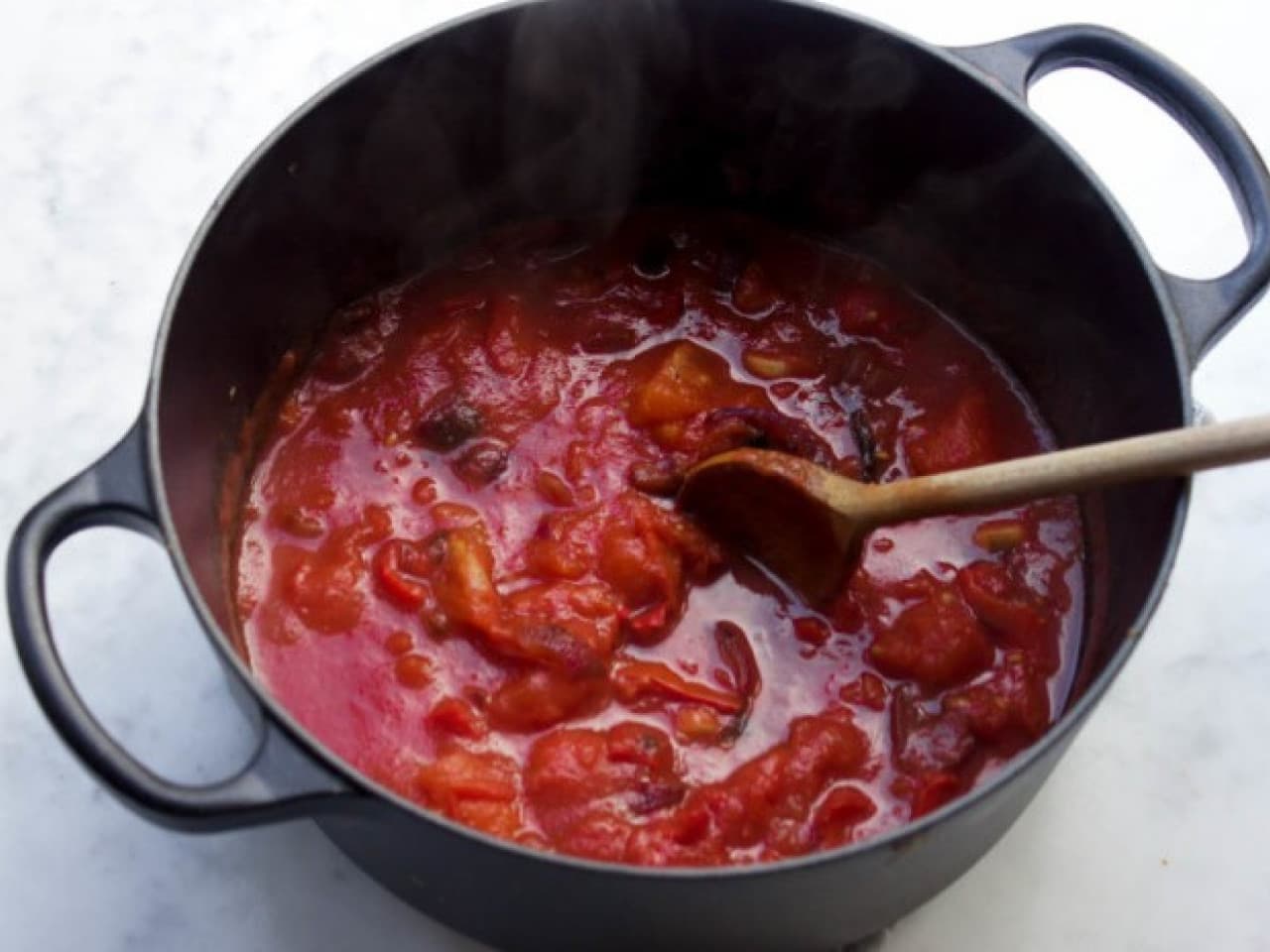 Soupe aux tomates végétalienne super facile