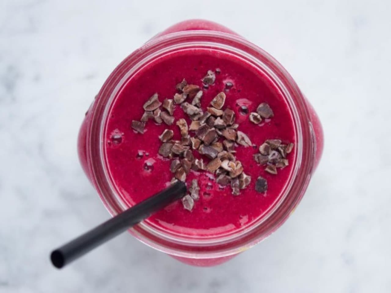 Smoothie aux betteraves et aux fraises