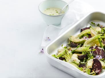 Salade van geroosterde rode biet