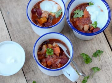 Chili Sin Carne à la crème de noix de cajou aigre