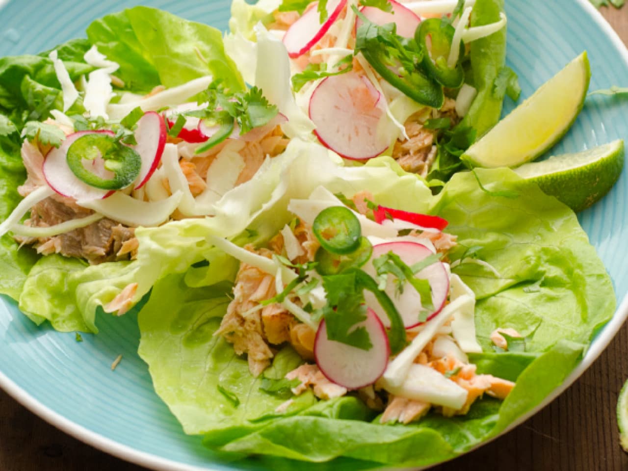 Oriental salad wraps