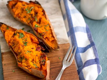 Baked sweet potato with bacon