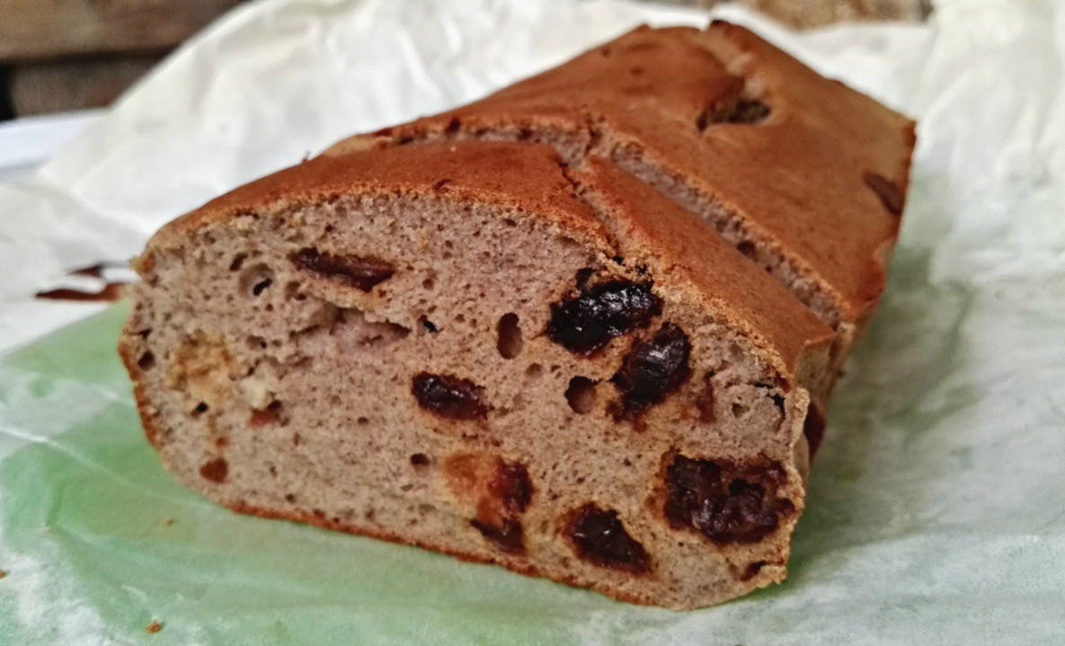 Banana bread with speculoos and buckwheat flour