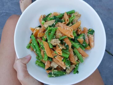Red lentil pasta with green beans