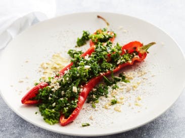 Stuffed pointed pepper with kale