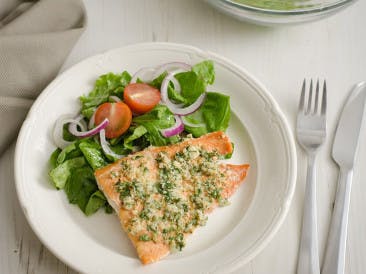 Salmon with a herbed crust and spinach salad