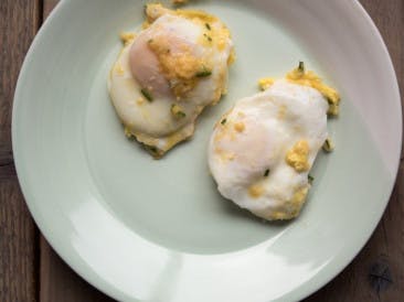 Poached eggs with a crust