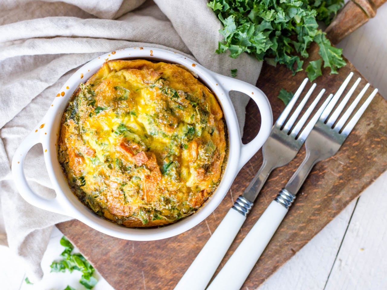 Frittata with kale and bacon cubes