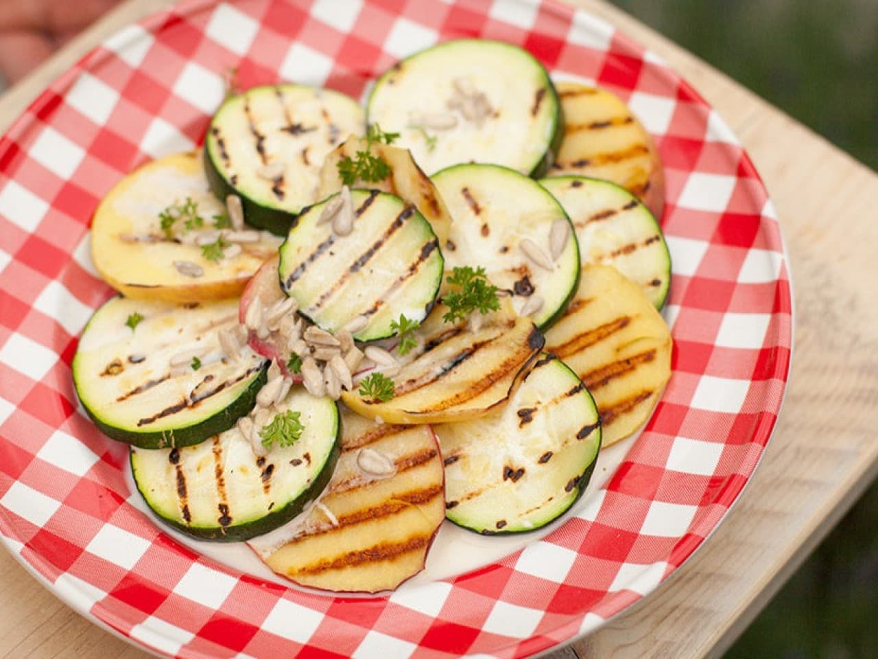 Grilled zucchini salad