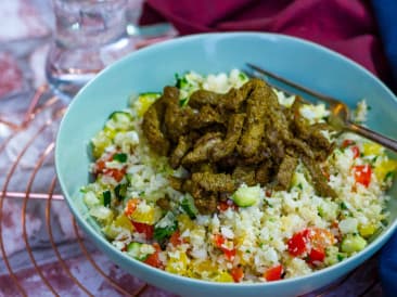Marokkanisches Rindfleisch mit Blumenkohlsalat