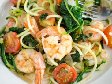 Zoodles with shrimps and spinach