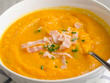 Carrot soup with bacon