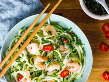 Zoodles with spicy herb dressing and shrimps