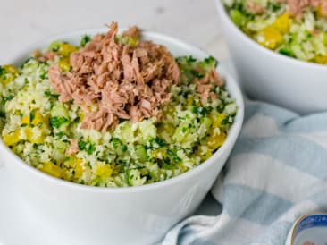 Würziger Blumenkohlreis mit Thunfisch