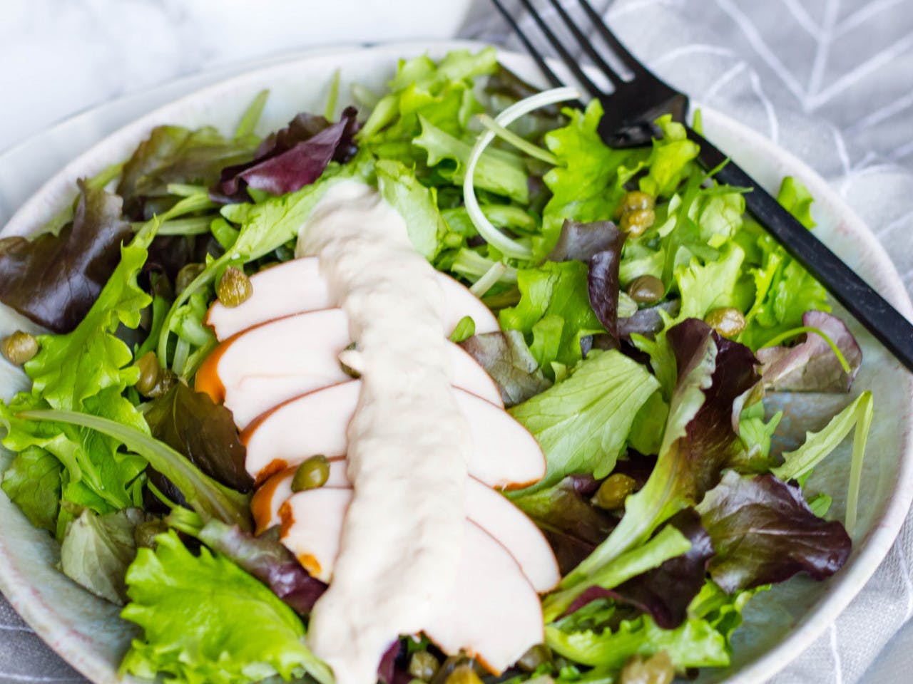 Chicken tonnato salad