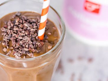 Chocolate smoothie with cocoa nibs (Collagen)