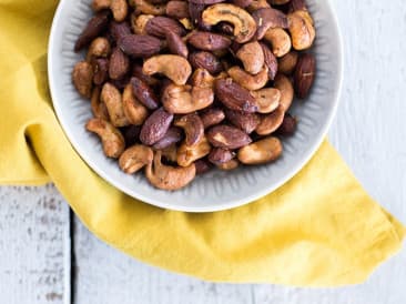 Geröstete Mandeln und Cashewnüsse
