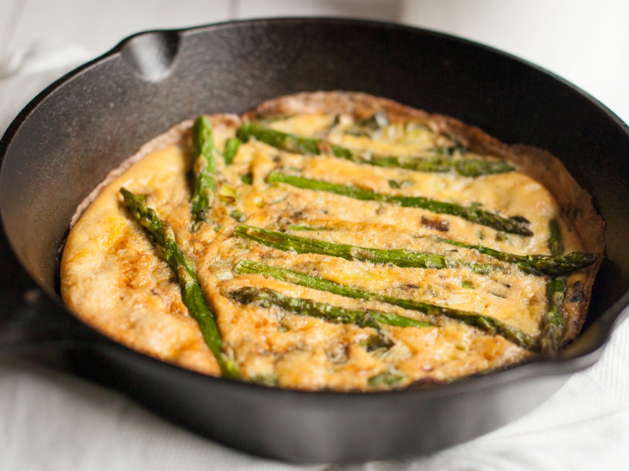 Frittata with spring onion and asparagus