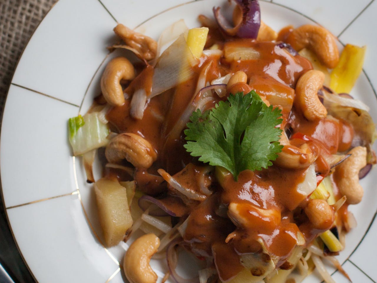 Sweet and sour stir-fry with cashews