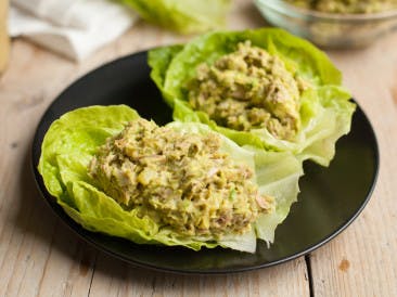 Tuna salad with avocado