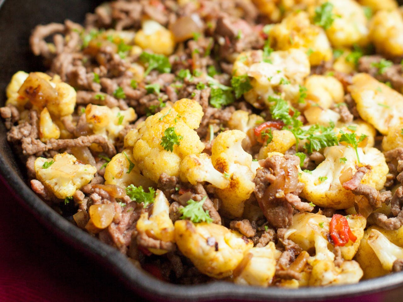 Minced meat dish with cauliflower