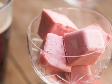Strawberry ice bonbons