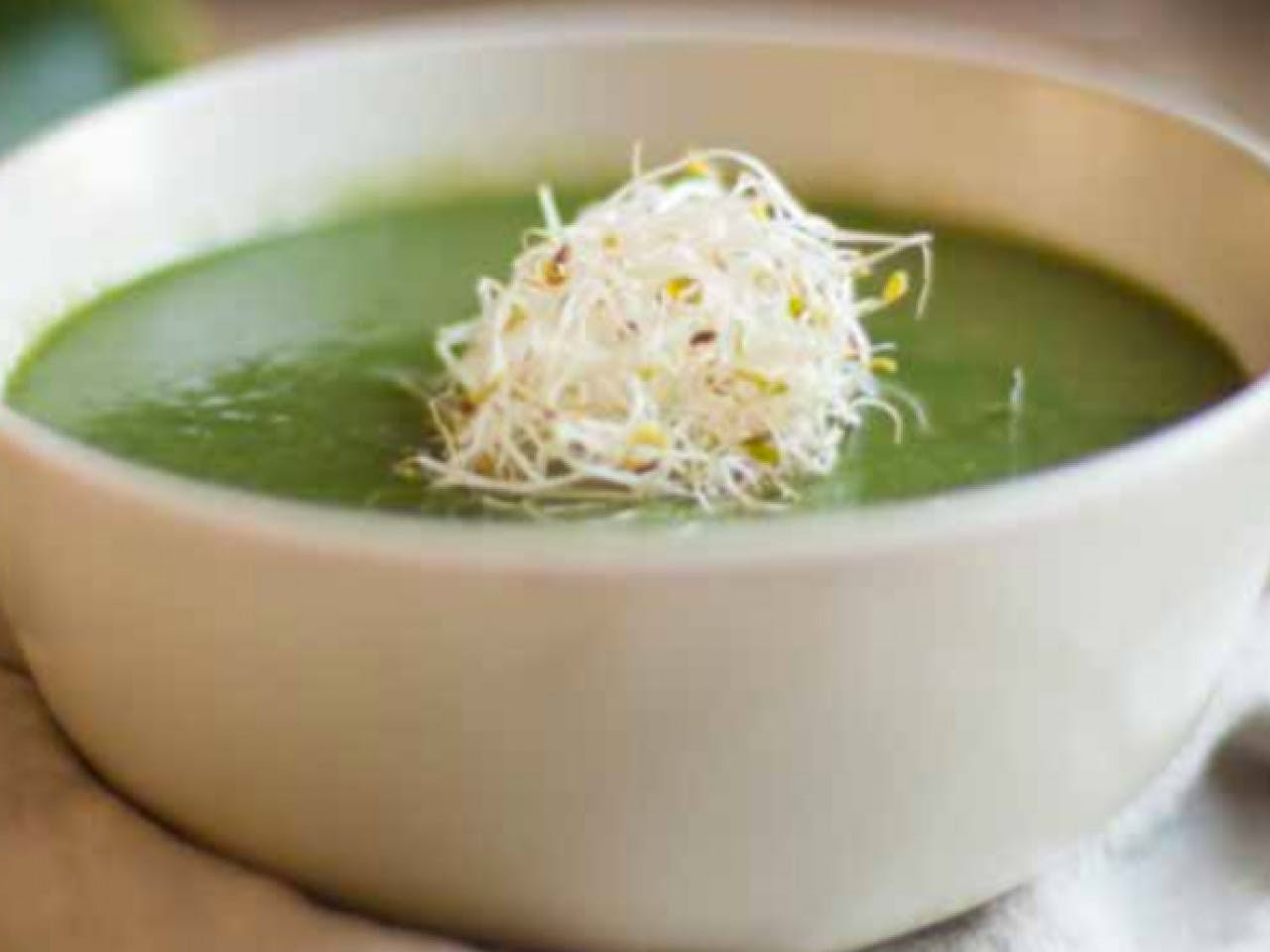Zucchini, spinach and parsley soup